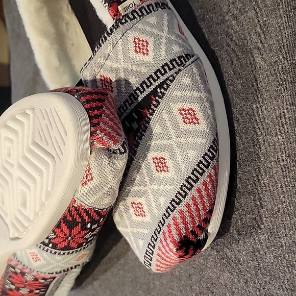Cozy Tom's Slippers,Sz.9,New w/o tags - Picture 6 of 10